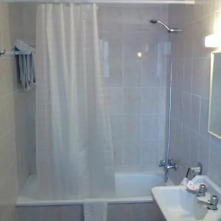 Planas Hotel *